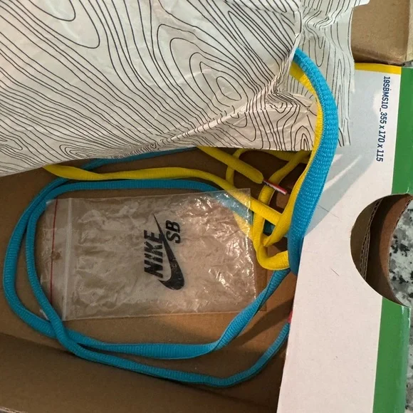 Grateful Dead Dunks Yellow Men’s size 6. 100% authentic - Picture 4 of 11